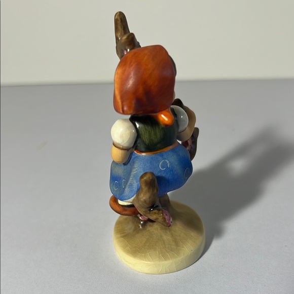 3.5” Apple Tree Girl Goebel Hummel. GH114 - Picture 4 of 8